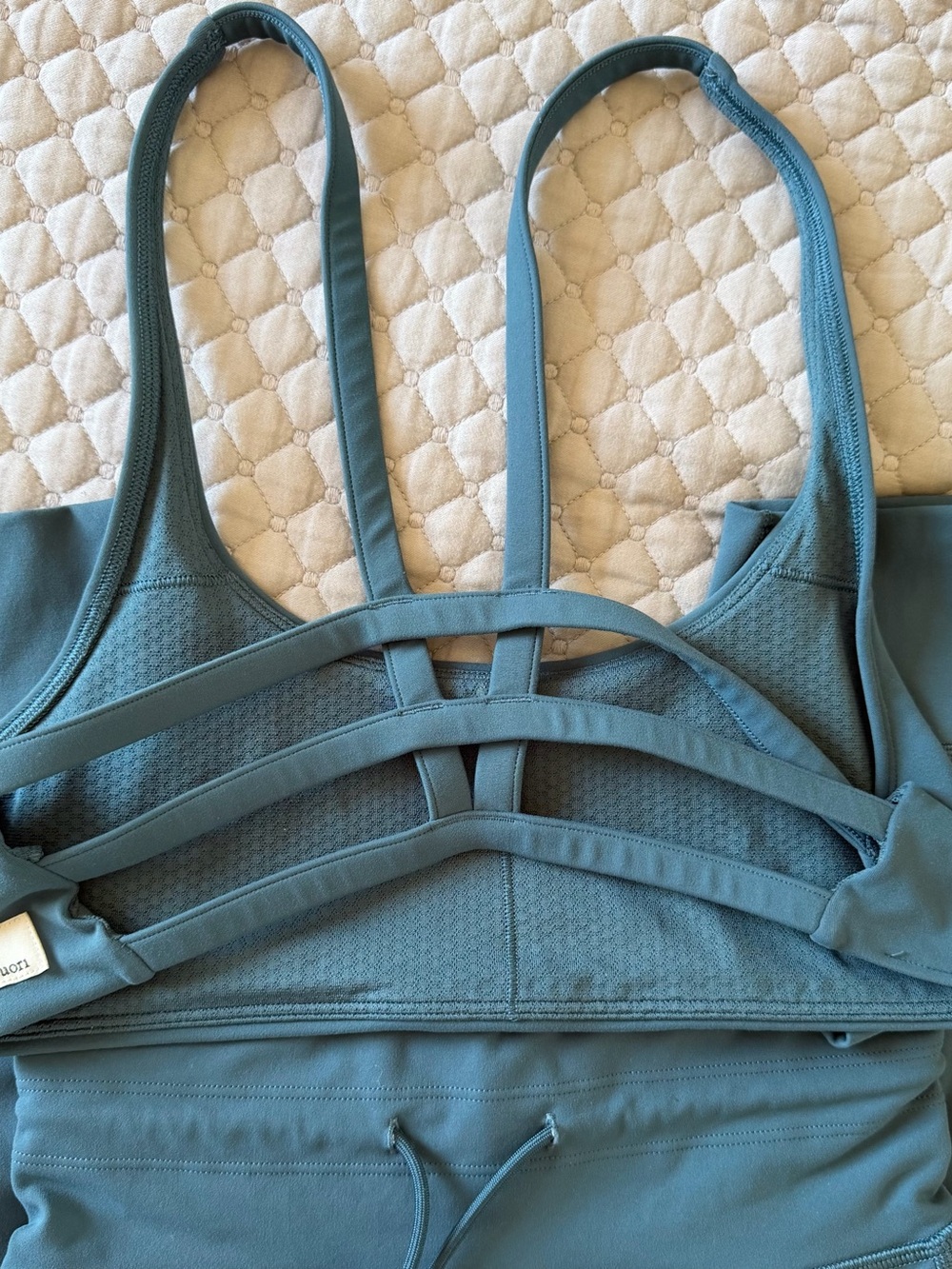 Vouri Daily Leggings and Yosemite Bra Set - Picture 3 of 4